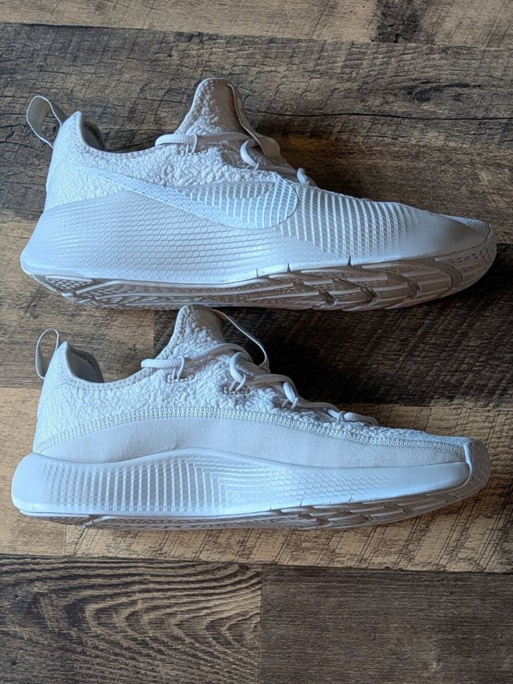 Nike LeBron TR 1 Phantom Mesh Basketball Shoes - Picture 2 of 8
